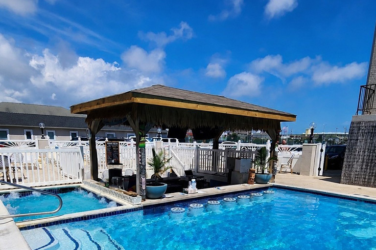 tiki-pool-bar